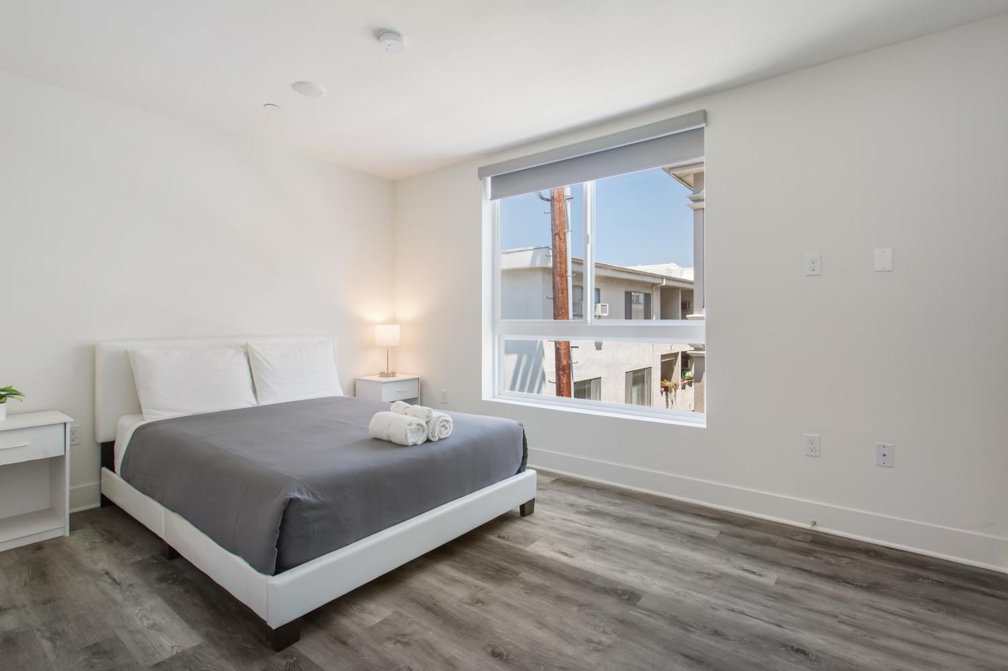 Beverly Hills 2bd 2ba With Free Parking Los Angeles