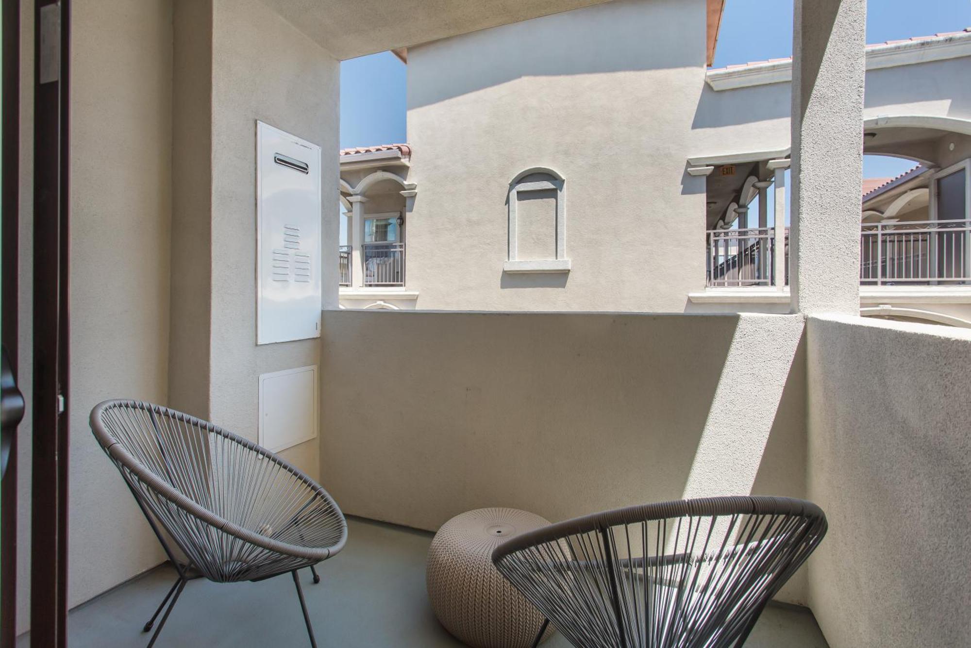 Beverly Hills 2bd 2ba With Free Parking * Los Angeles